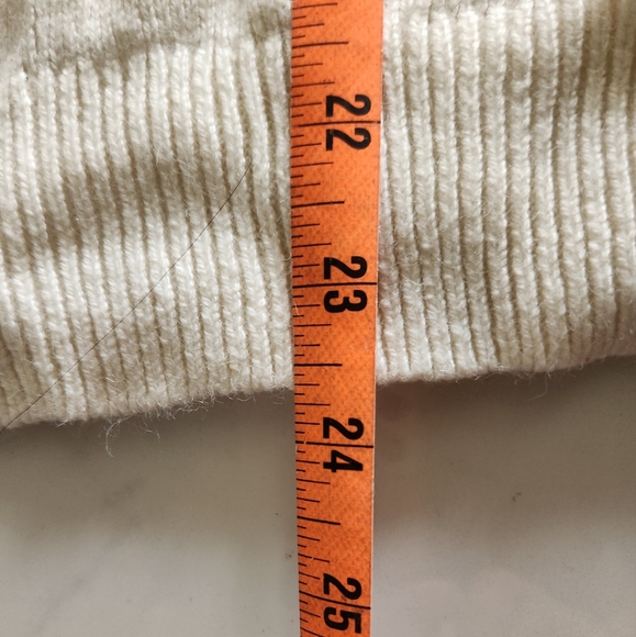 🏝🌺 H&M White Medium Holiday Christmas ❄️ Snowflake Pullover Sweater - Picture 10 of 11